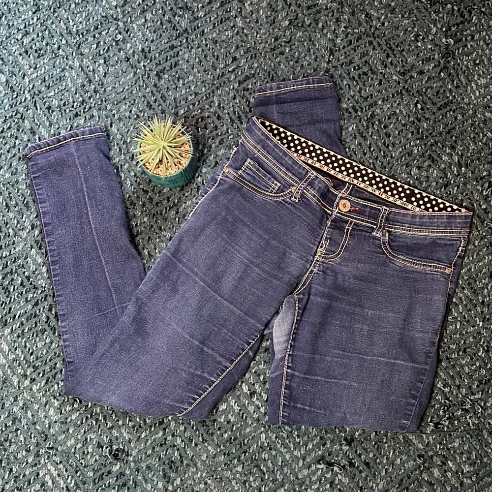 Medium wash skinny jeans
